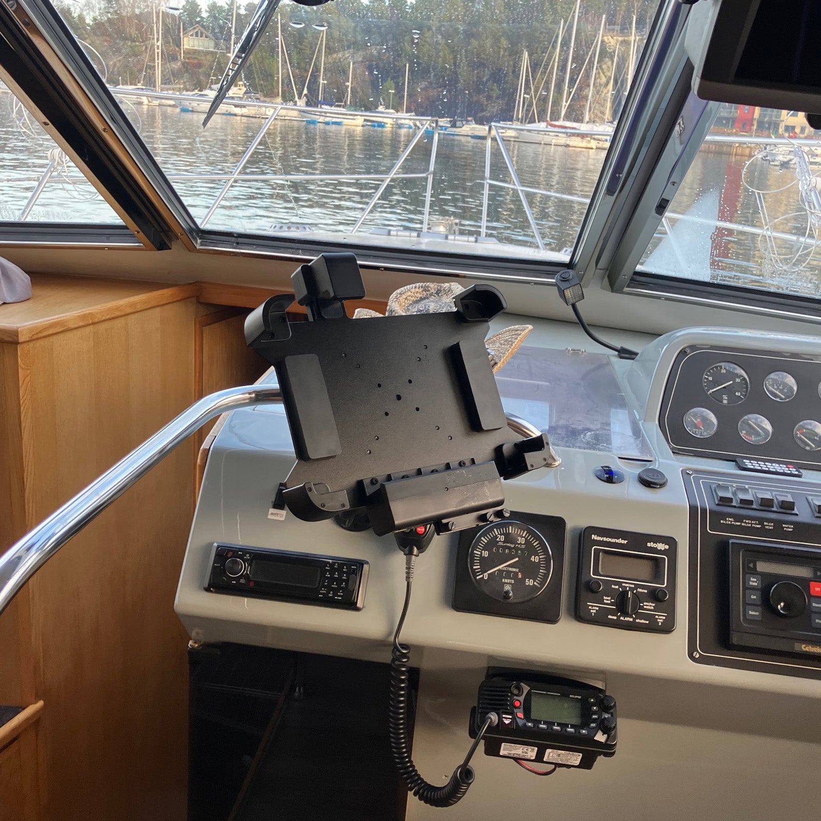 Vehicle Mounting Dock with Connectivity